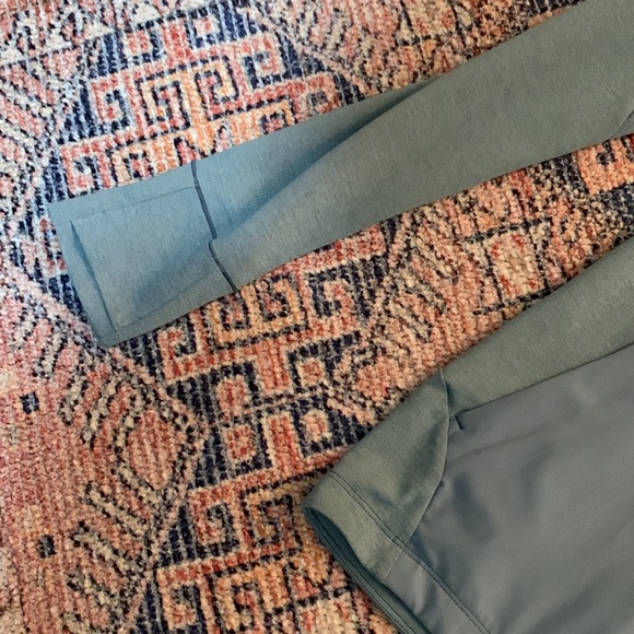 Arc’teryx women’s lightweight jacket - XS - Picture 4 of 11